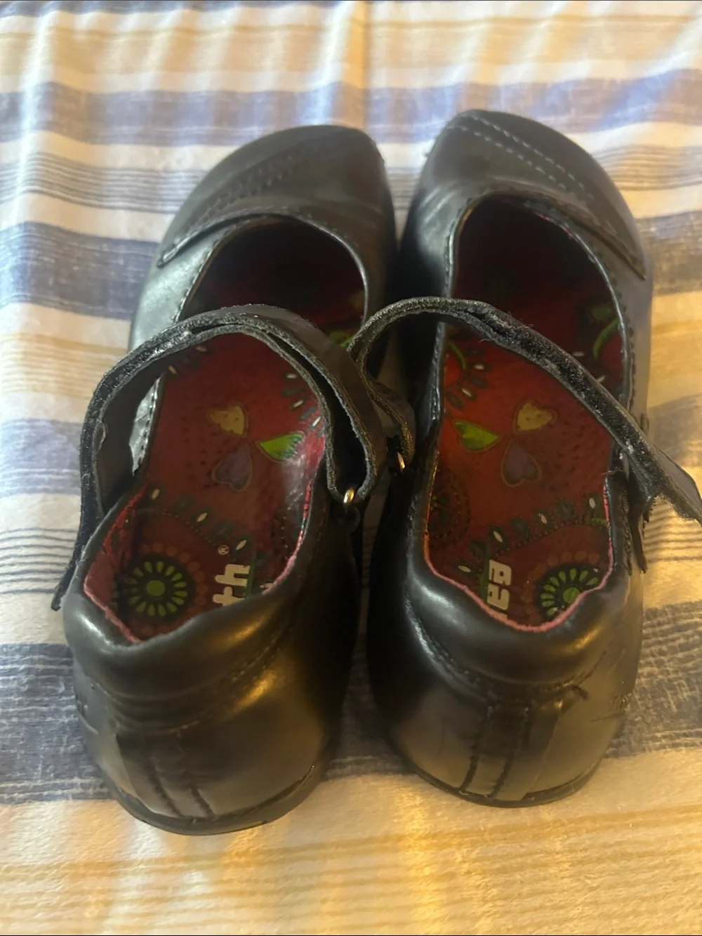 Earth Black Leather Mary Jane Flats with Decorative Red Insole